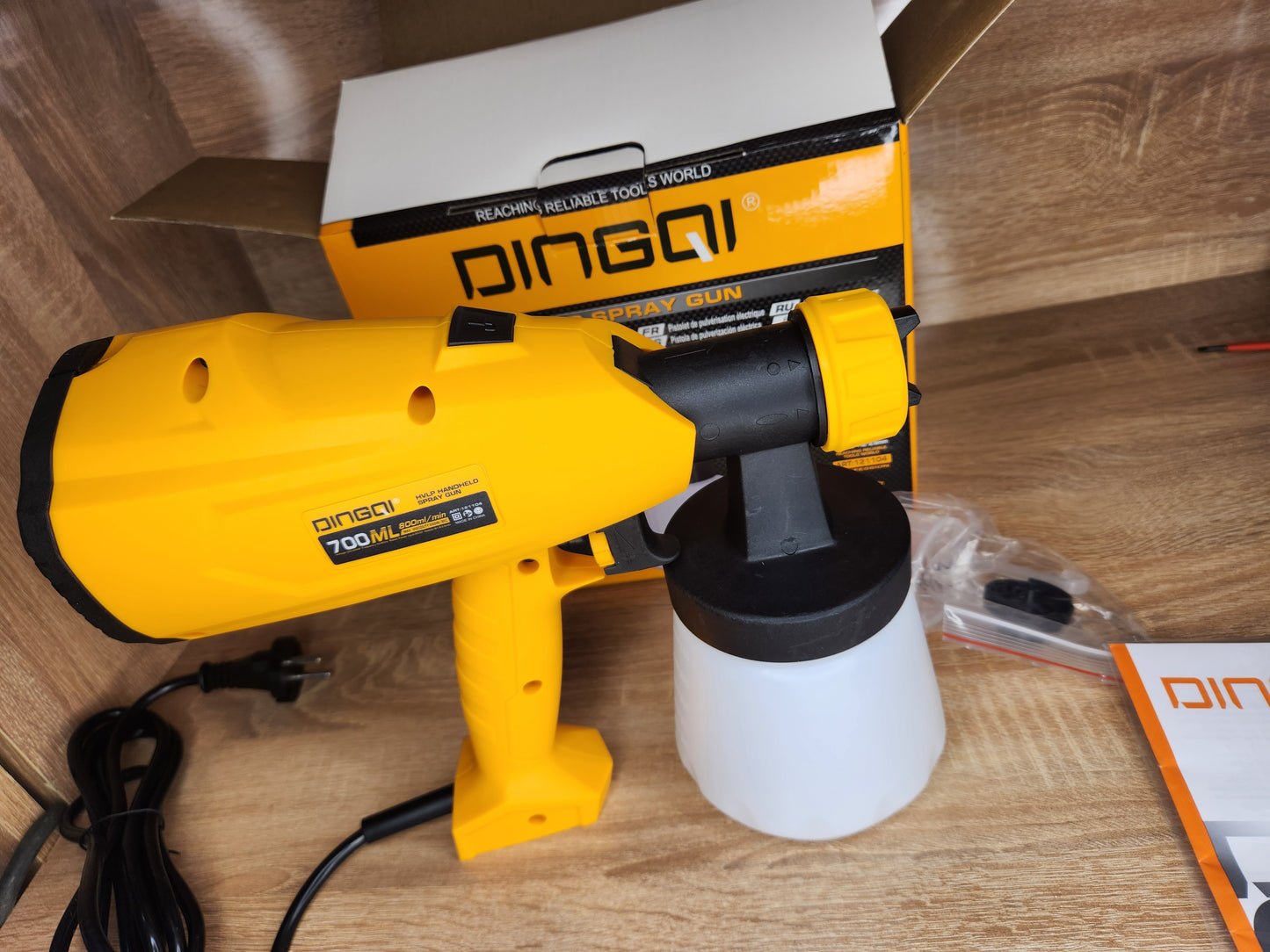 Pistolet à Peinture Électrique DINGQI 700ml – 550W