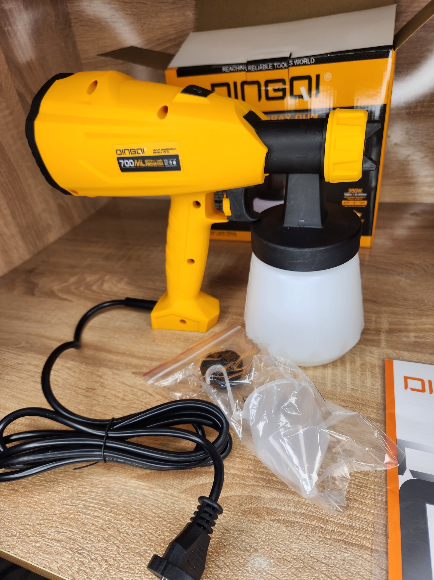 Pistolet à Peinture Électrique DINGQI 700ml – 550W