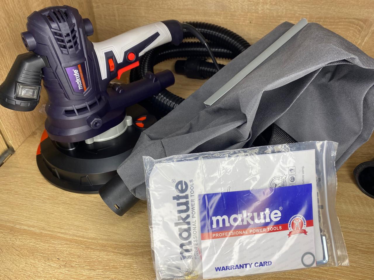 Ponceuse murale Makute avec sac aspirateur