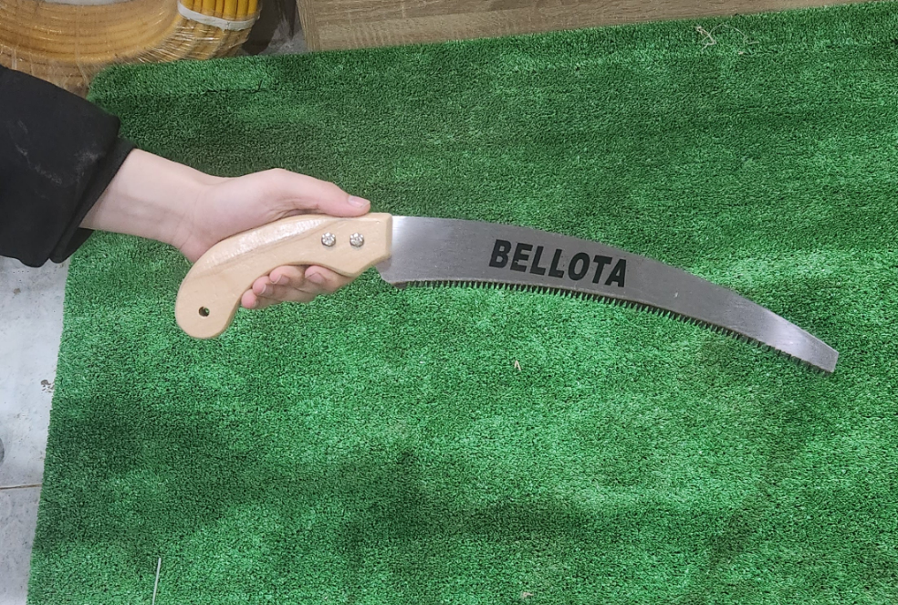 Scie d'Élagage Courbée Bellota avec Étui