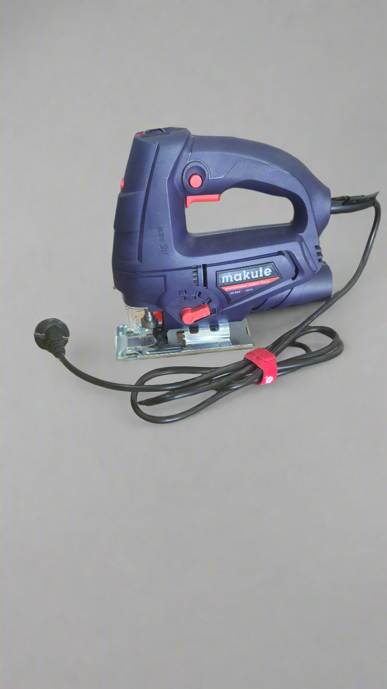Scie Sauteuse Makute 710W – Précision et Polyvalence