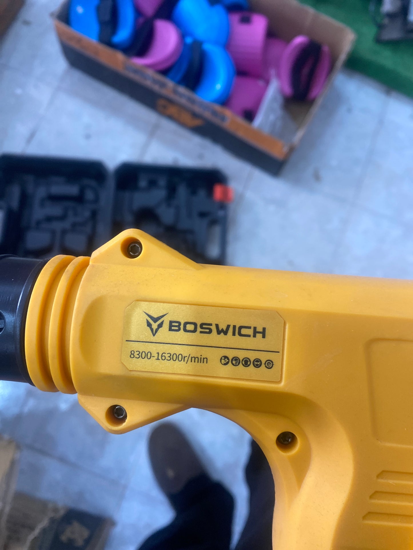 Souffleuse Sans Fil Boswich 21V – 2 Batteries 6Ah | 8300-16300 tr/min