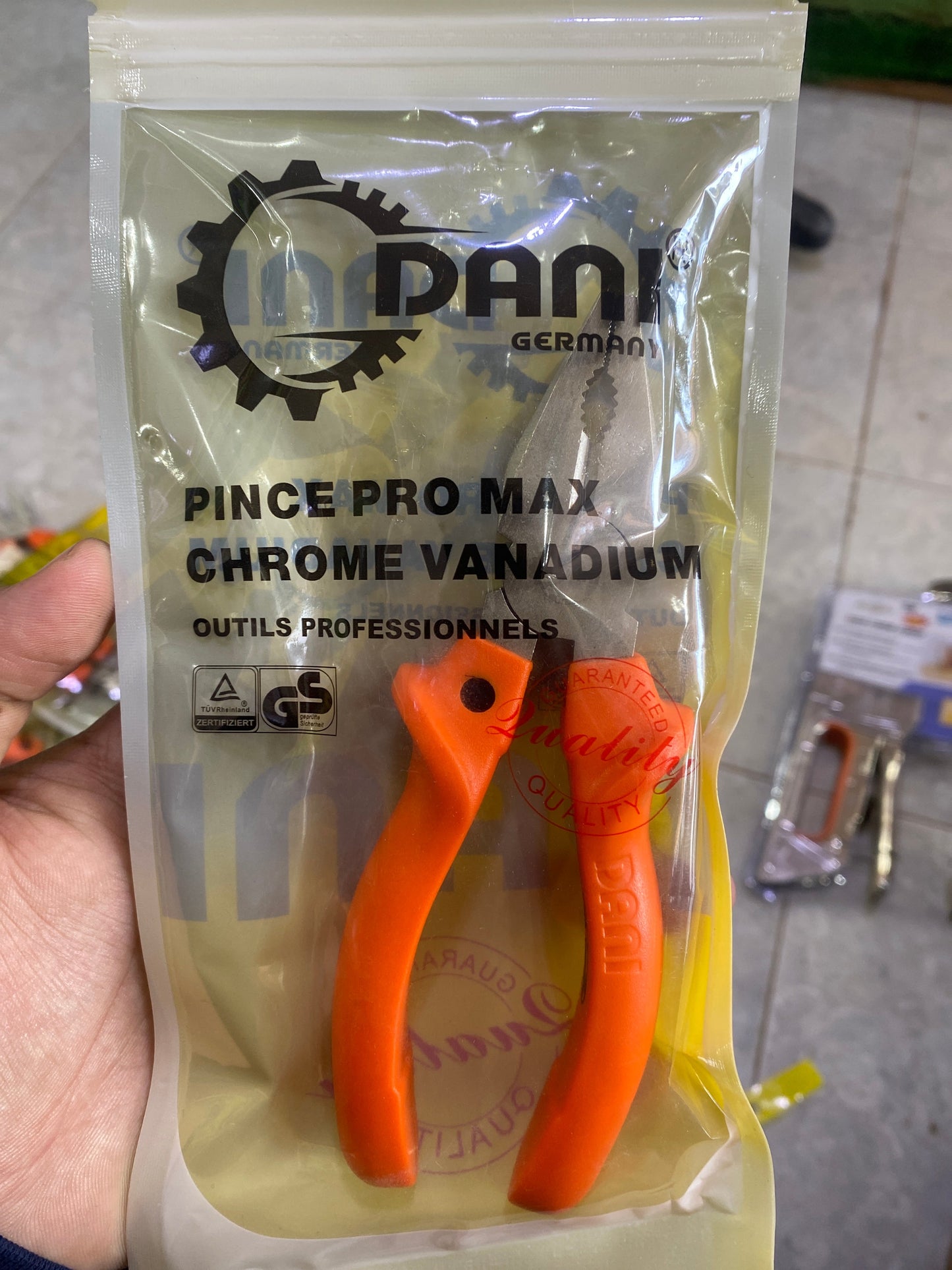 Pince Pro Max Chrome Vanadium — DANI Germany