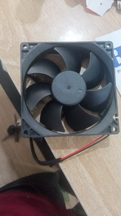 Étiquette technique ventilateur - Photo réelle