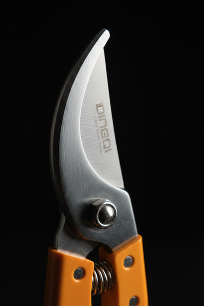 DINGQI Garden Shears - Blade Close-up