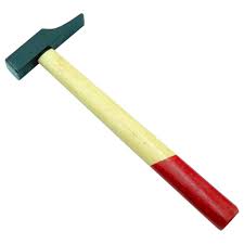 Marteau à manche en bois – modèle simple et classique