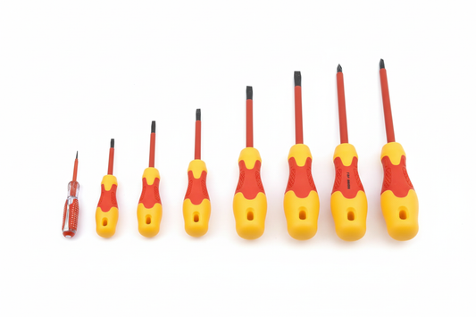 Ensemble complet de 7 tournevis VDE alignés par taille