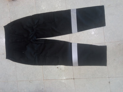 Pantalon de Travail Cargo – Bandes Réfléchissantes & Poches Rouges