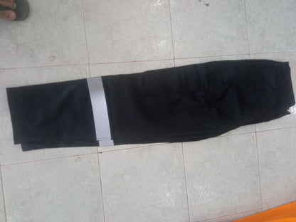 Pantalon de Travail Cargo – Bandes Réfléchissantes & Poches Rouges