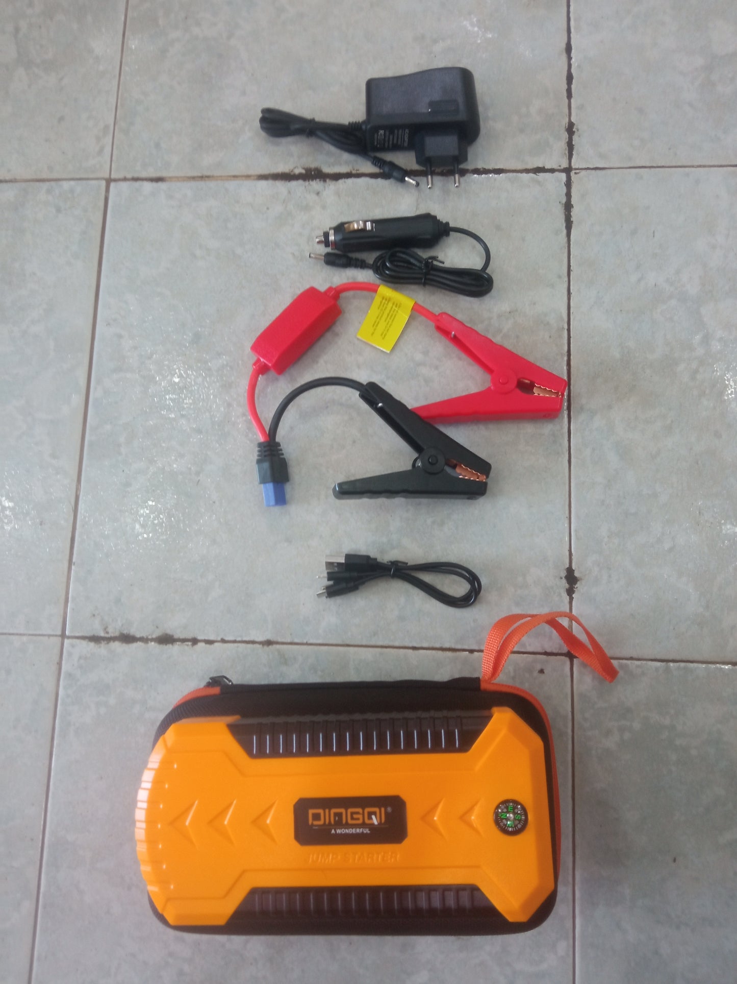 DINGQI Multi-Function Jump Starter 600A 12000mAh